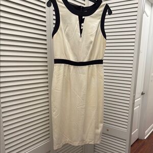 BCBGMaxAzria Cream and Black Sheath Dress V-Neck Sleeveless